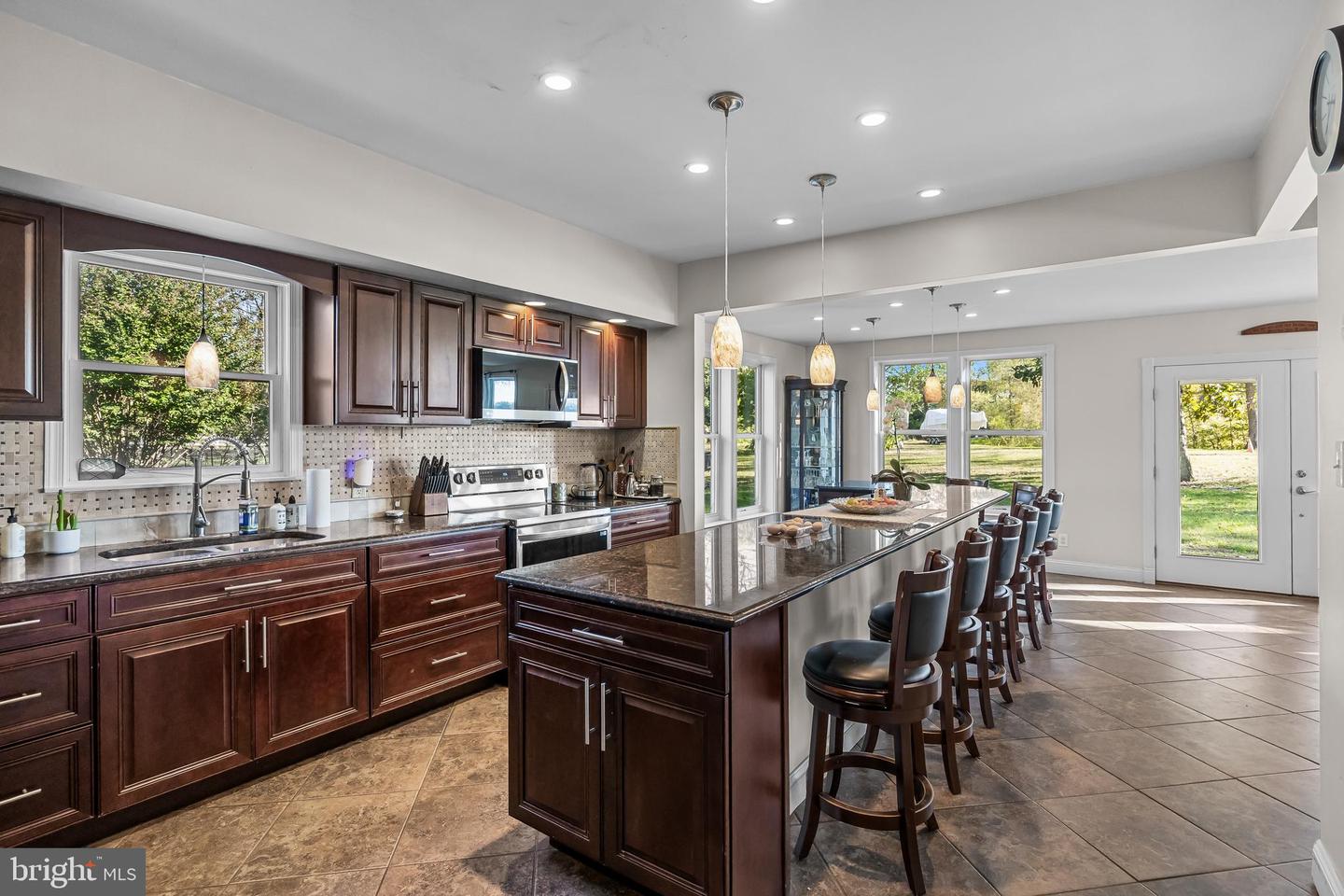 Delanco, New Jersey, 08075, United States, 5 Bedrooms Bedrooms, ,3 BathroomsBathrooms,Residential,Active,1914605