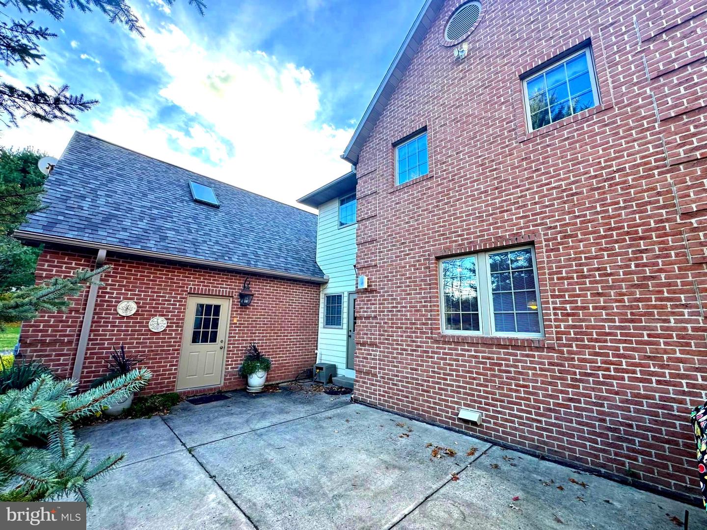 State College, Pennsylvania, 16801, United States, 4 Bedrooms Bedrooms, ,4 BathroomsBathrooms,Residential,Active,1988791