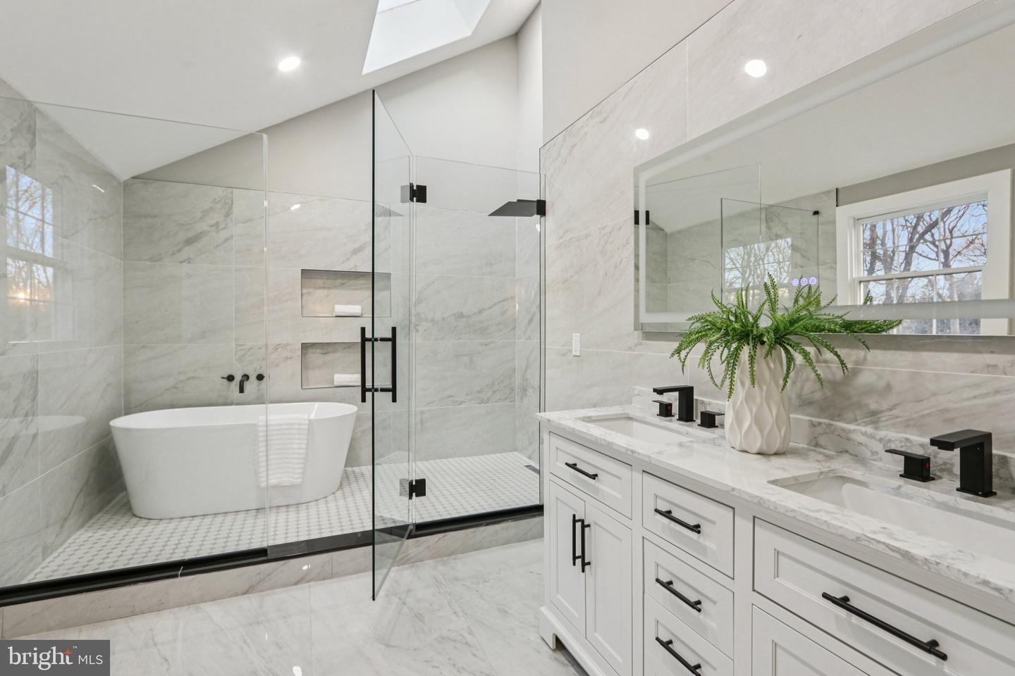 Yardley, Pennsylvania, 19067, United States, 4 Bedrooms Bedrooms, ,4 BathroomsBathrooms,Residential,Active,2002598