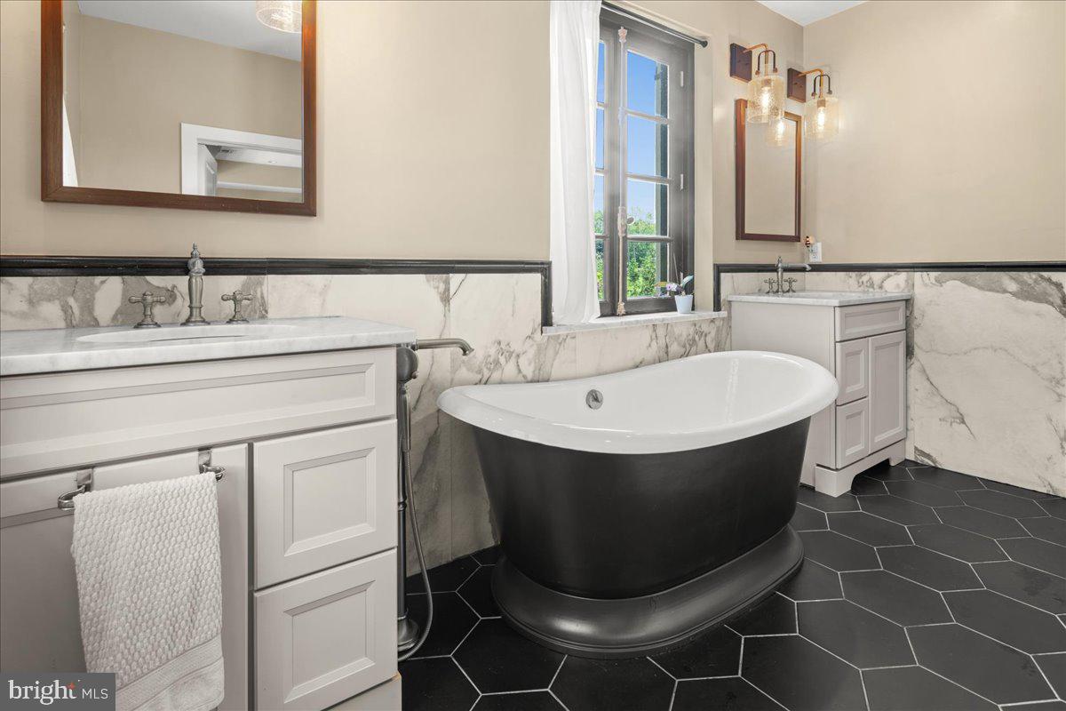 Princeton, New Jersey, 08540, United States, 6 Bedrooms Bedrooms, ,7 BathroomsBathrooms,Residential,Active,2011847