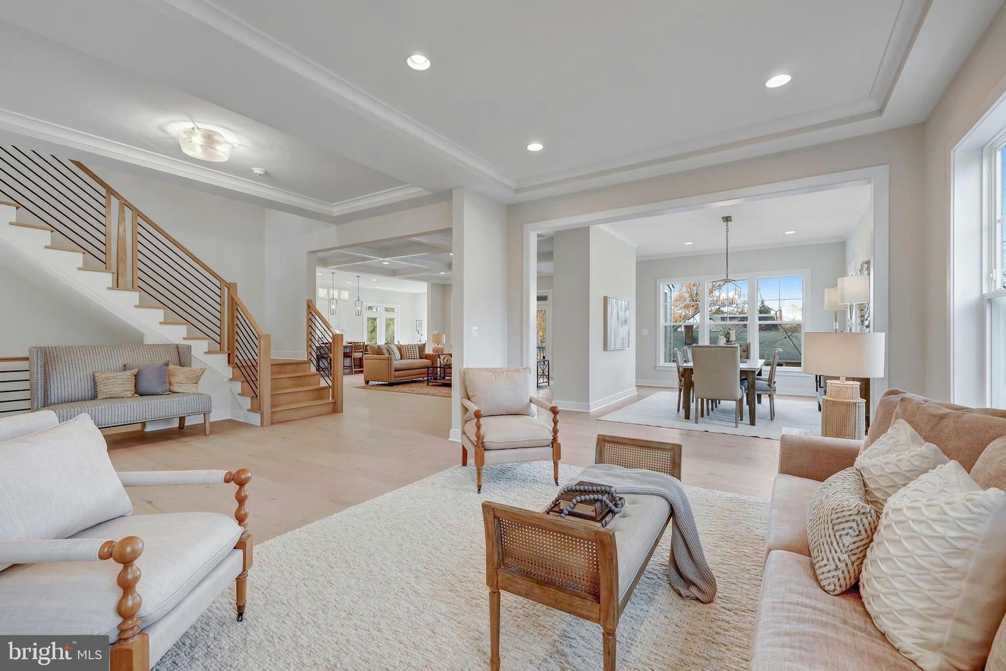 Arlington, Virginia, 22207, United States, ,Residential,Pending,1702157