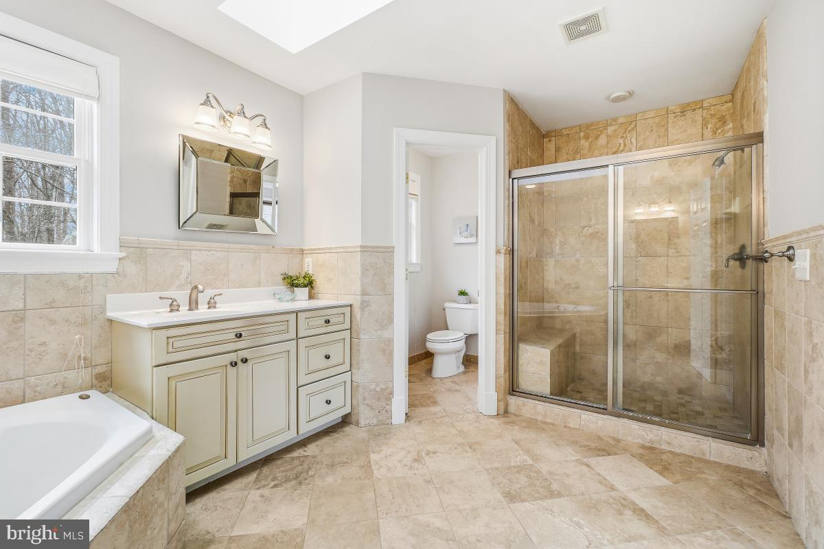 Fairfax, Virginia, 22030, United States, 5 Bedrooms Bedrooms, ,6 BathroomsBathrooms,Residential,Active,2008336