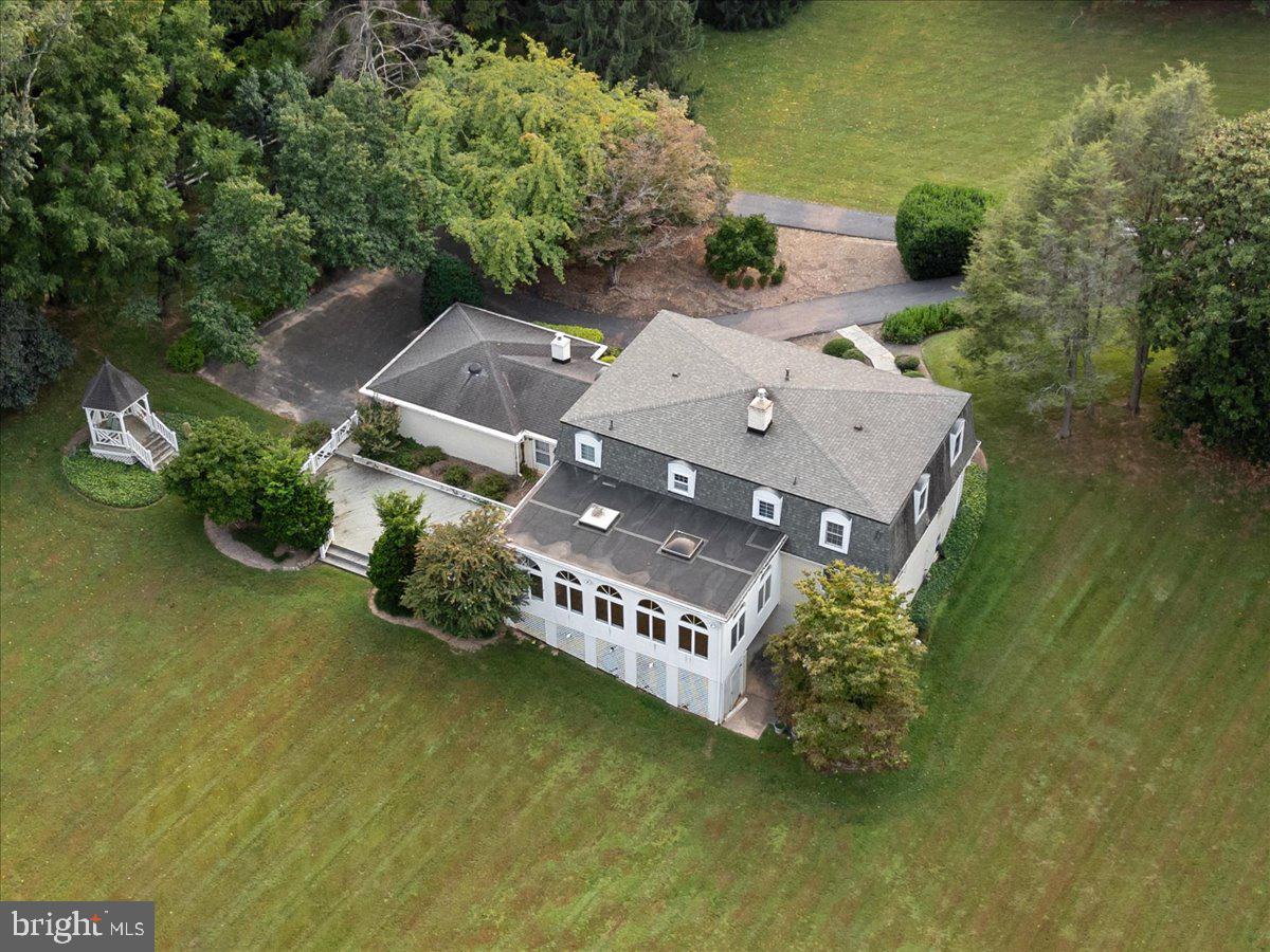 Great Falls, Virginia, 22066, United States, 5 Bedrooms Bedrooms, ,3 BathroomsBathrooms,Residential,Active,1941376