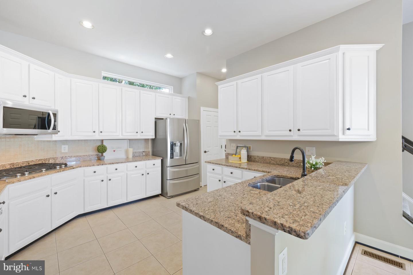 Rockville, Maryland, 20850, United States, 5 Bedrooms Bedrooms, ,6 BathroomsBathrooms,Residential,Active,1941388