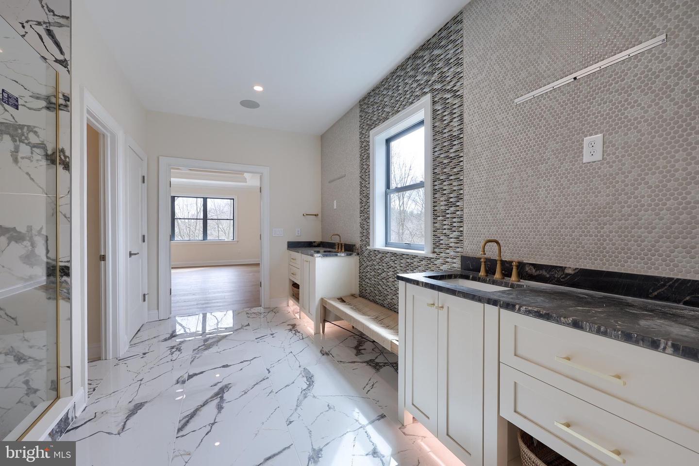 Lancaster, Pennsylvania, 17601, United States, 4 Bedrooms Bedrooms, ,5 BathroomsBathrooms,Residential,Active,1755222