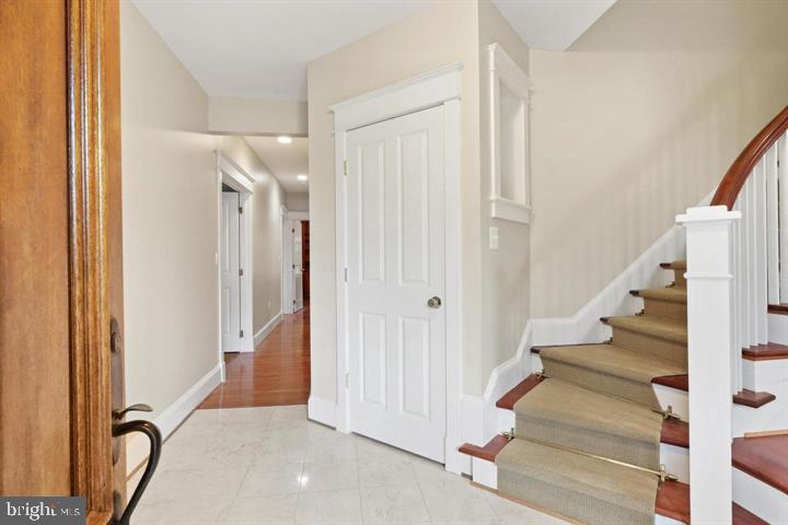 Mclean, Virginia, 22101, United States, 3 Bedrooms Bedrooms, ,3 BathroomsBathrooms,Residential,Active,1922333
