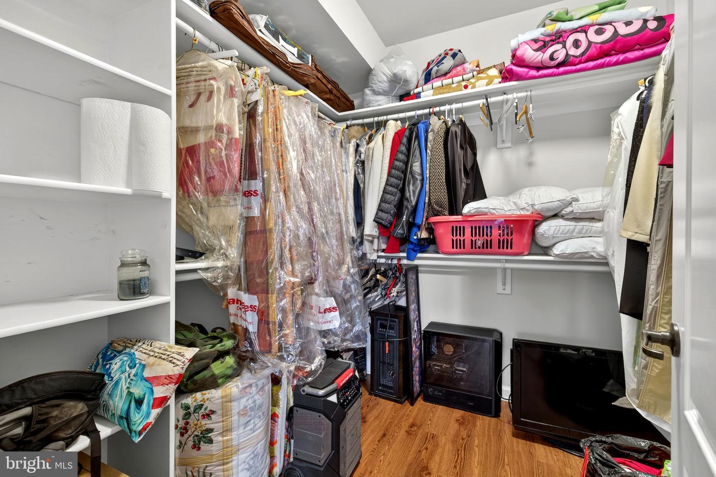 Ashburn, Virginia, 20148, United States, 5 Bedrooms Bedrooms, ,6 BathroomsBathrooms,Residential,Active,1952301