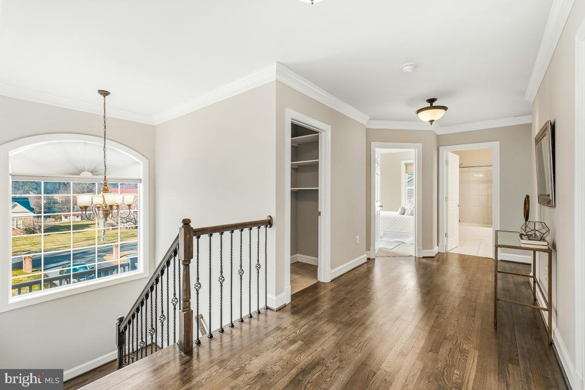 Fairfax, Virginia, 22030, United States, 5 Bedrooms Bedrooms, ,6 BathroomsBathrooms,Residential,Active,2008336