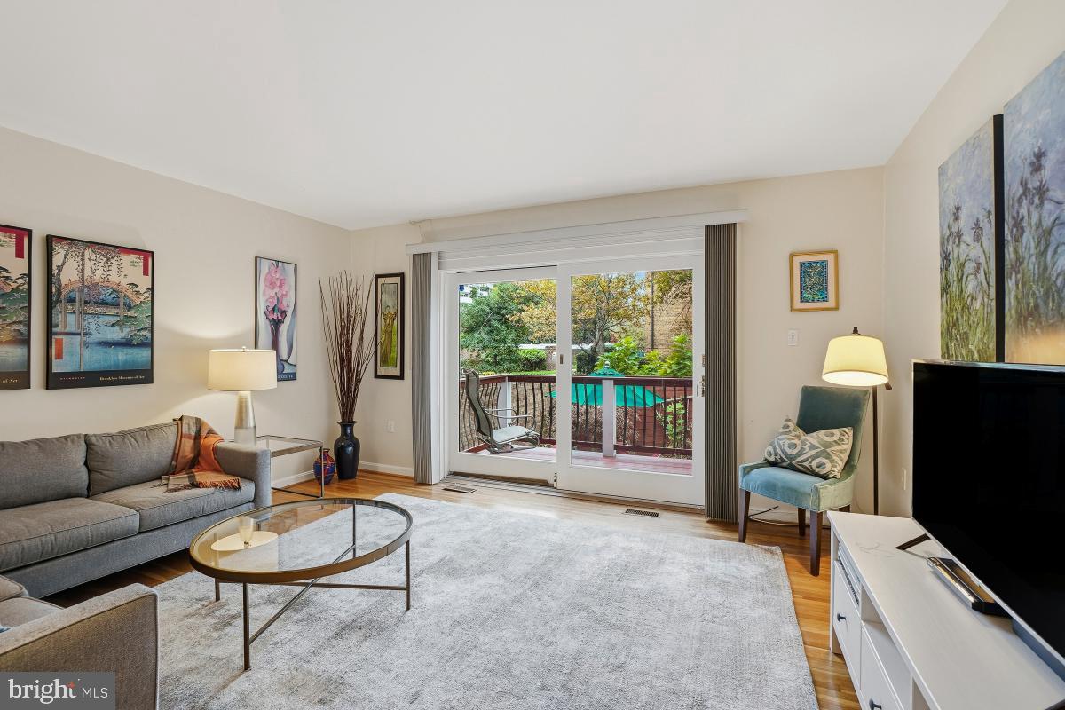 Washington, District Of Columbia, 20024, United States, 5 Bedrooms Bedrooms, ,3 BathroomsBathrooms,Residential,Active,2010218