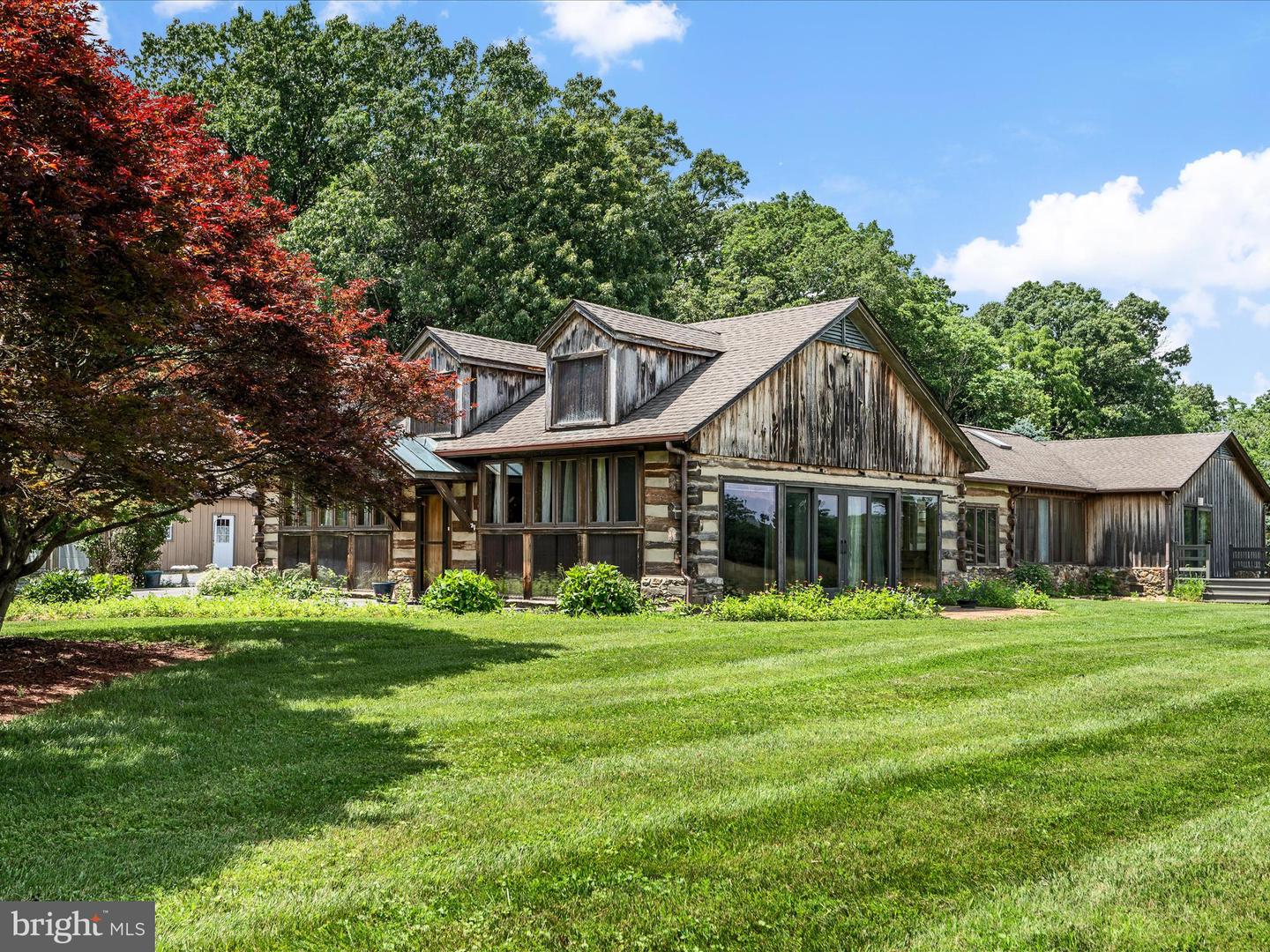 Berryville, Virginia, 22611, United States, 4 Bedrooms Bedrooms, ,3 BathroomsBathrooms,Residential,Active,1884871