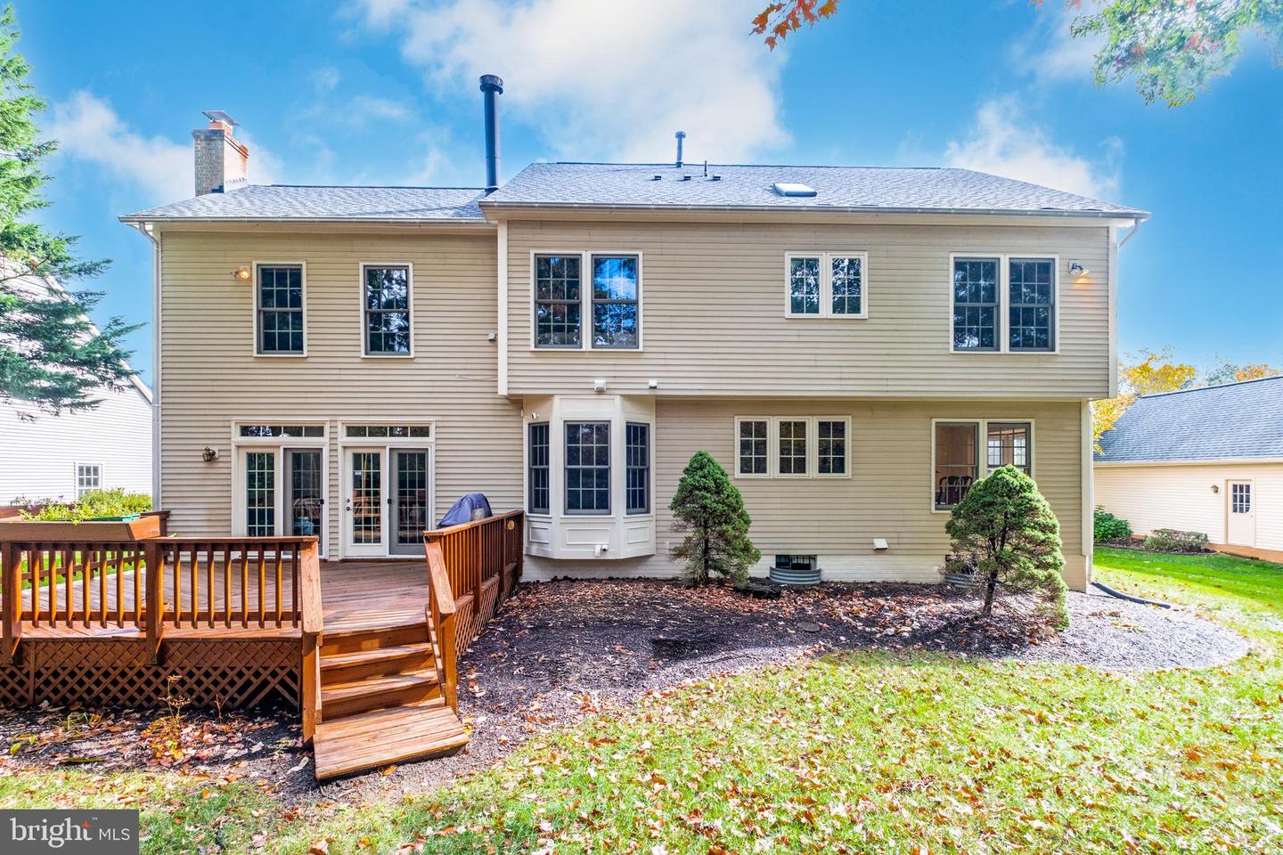 Fairfax Station, Virginia, 22039, United States, 4 Bedrooms Bedrooms, ,4 BathroomsBathrooms,Residential,Active,1988427