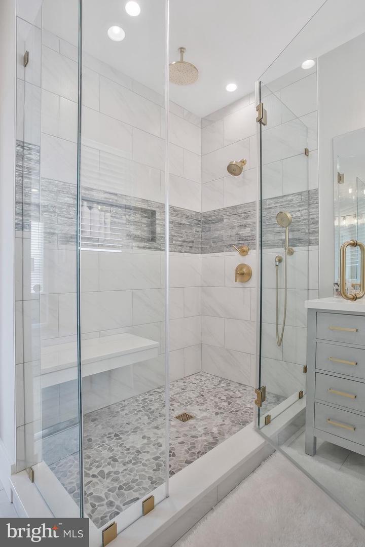 Edgewater, Maryland, 21037, United States, 4 Bedrooms Bedrooms, ,4 BathroomsBathrooms,Residential,Active,1988474