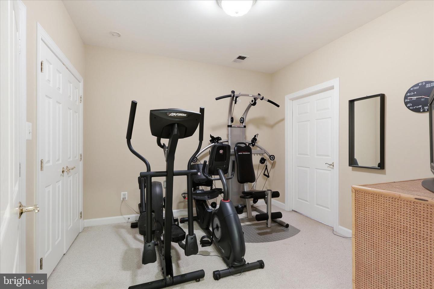 Oakton, Virginia, 22124, United States, 5 Bedrooms Bedrooms, ,5 BathroomsBathrooms,Residential,Pending,2045766