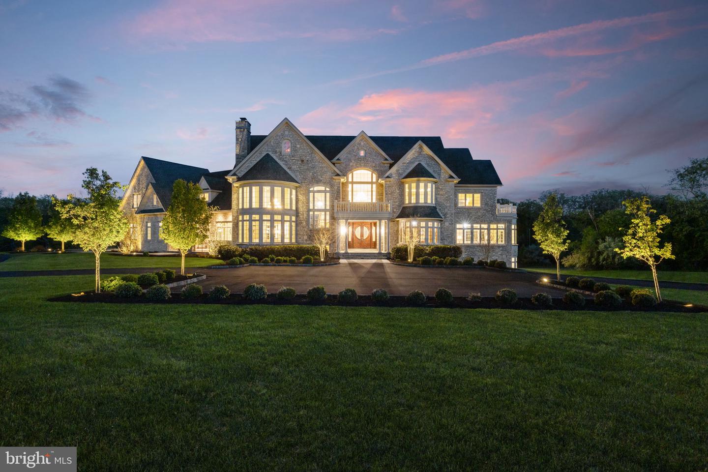 Perched at the pinnacle of an exclusive Upper Makefield Township encla – image 112