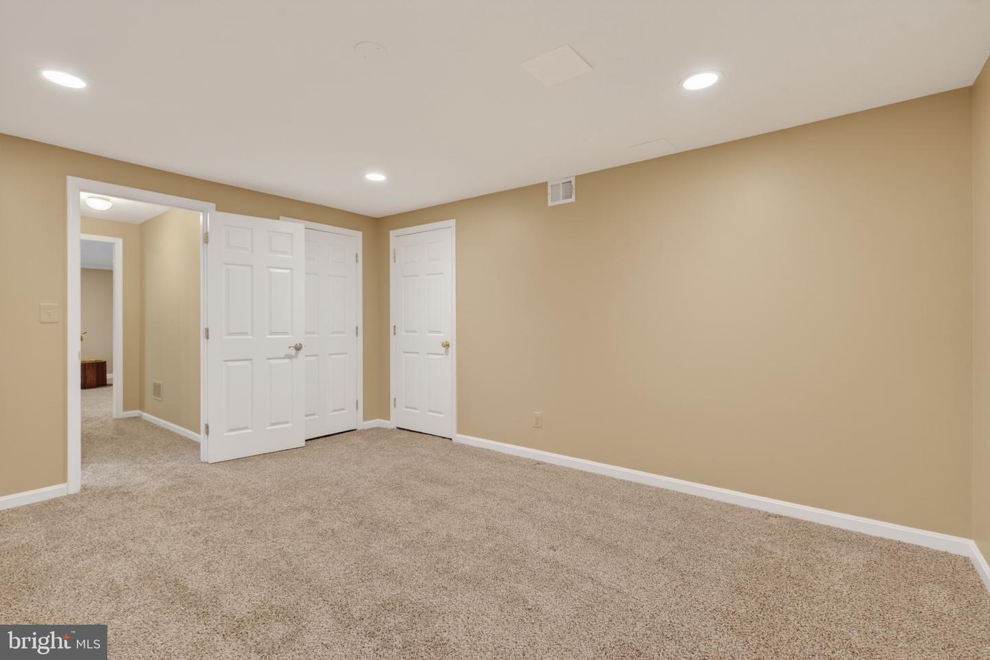 Fairfax Station, Virginia, 22039, United States, 5 Bedrooms Bedrooms, ,5 BathroomsBathrooms,Residential,Pending,2045787