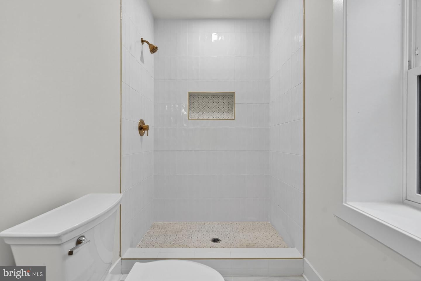 Warrenton, Virginia, 20187, United States, 5 Bedrooms Bedrooms, ,6 BathroomsBathrooms,Residential,Active,2006968