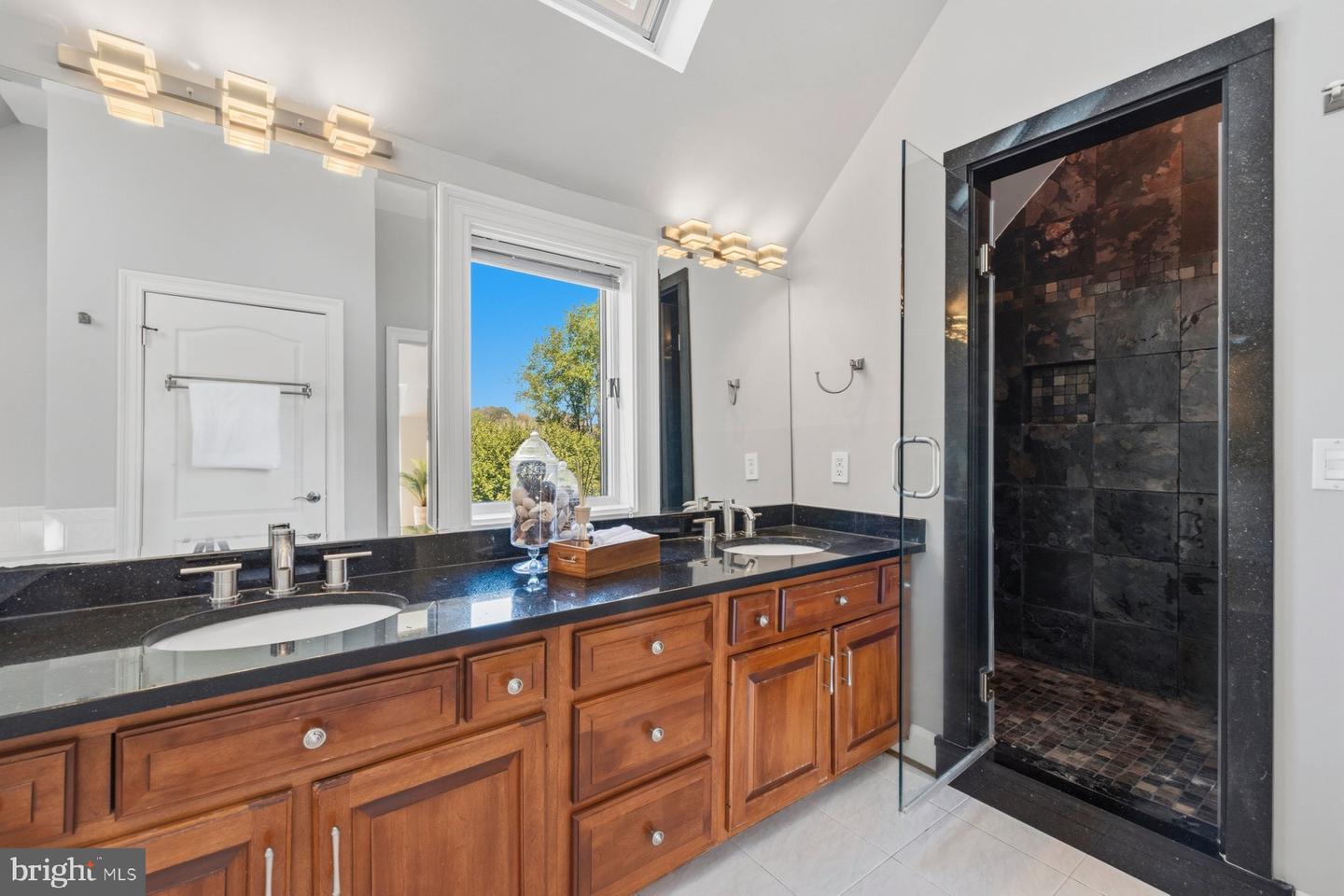 North Potomac, Maryland, 20878, United States, 5 Bedrooms Bedrooms, ,6 BathroomsBathrooms,Residential,Active,2045699