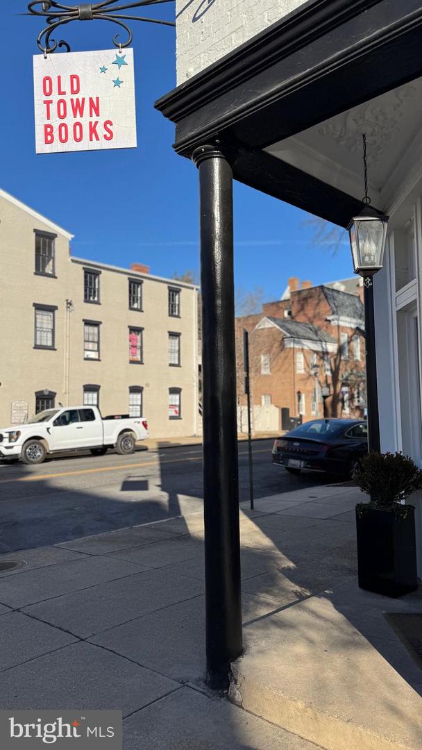 Alexandria, Virginia, 22314, United States, 3 Bedrooms Bedrooms, ,4 BathroomsBathrooms,Residential,Active,1933713