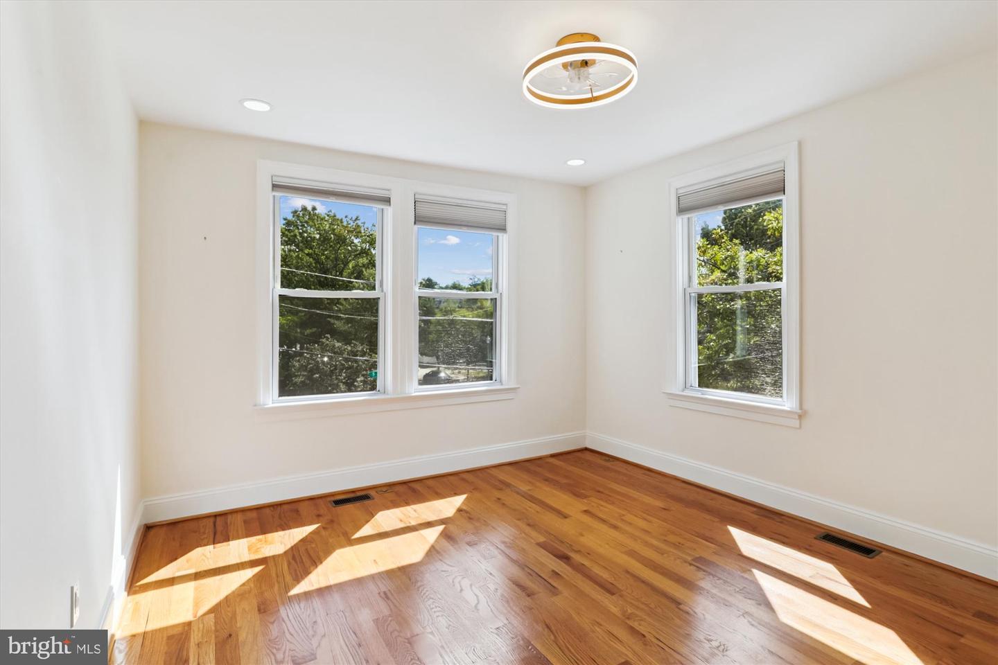 Washington, District Of Columbia, 20011, United States, 4 Bedrooms Bedrooms, ,4 BathroomsBathrooms,Residential,Active,1936099