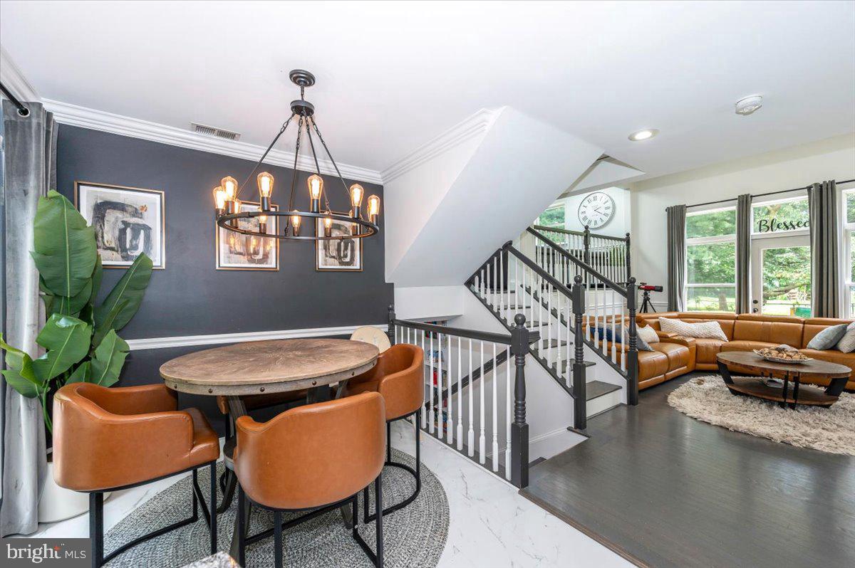Fairfax, Virginia, 22030, United States, 5 Bedrooms Bedrooms, ,4 BathroomsBathrooms,Residential,Active,1892608