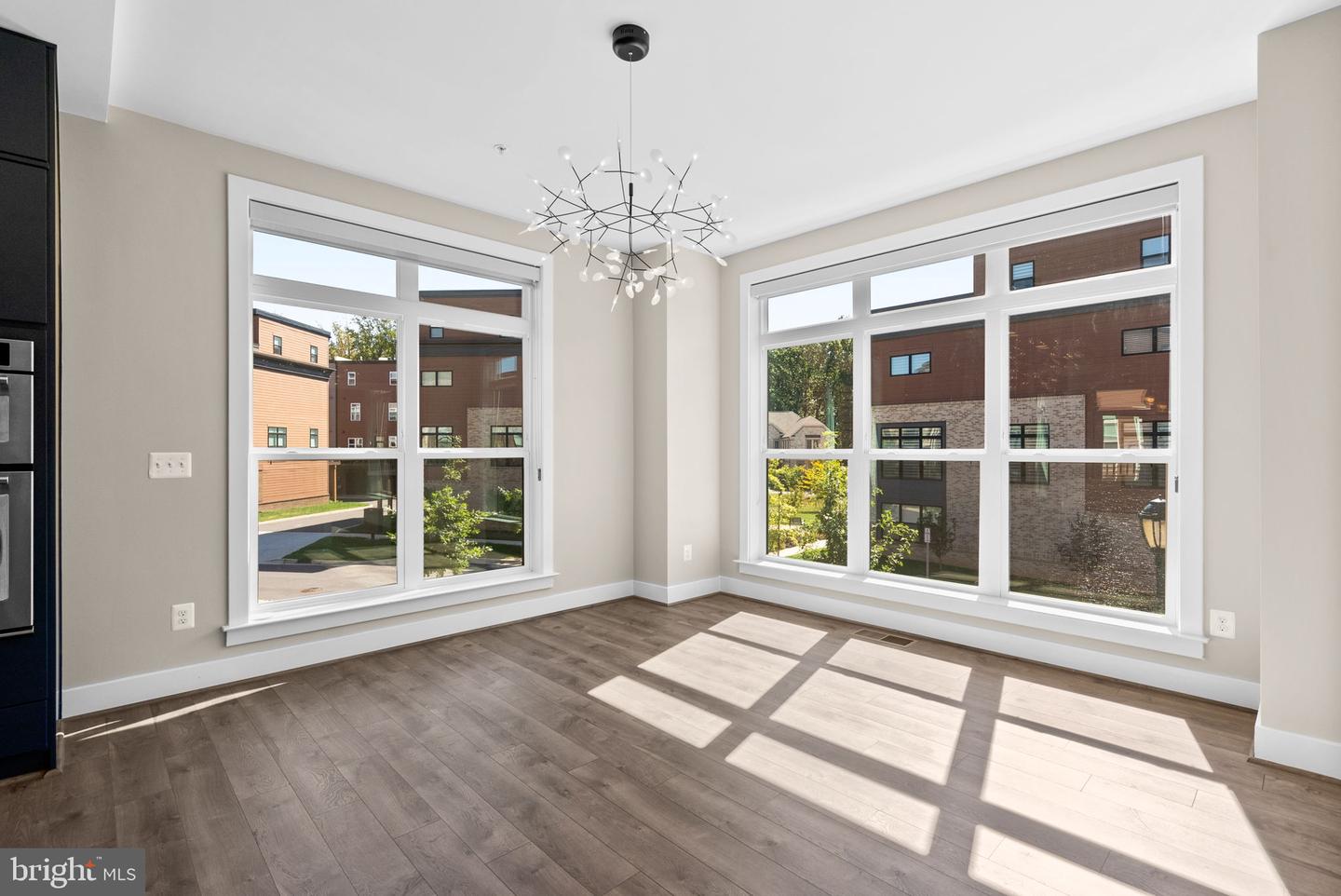 Rockville, Maryland, 20852, United States, 5 Bedrooms Bedrooms, ,5 BathroomsBathrooms,Residential,Active,1954009