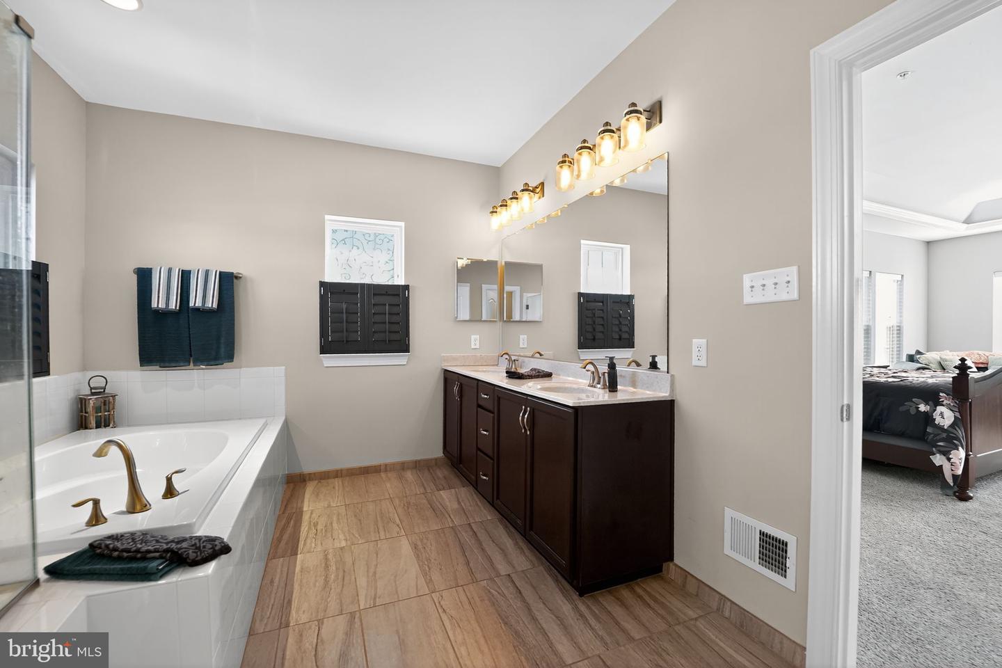 Middle River, Maryland, 21220, United States, 5 Bedrooms Bedrooms, ,5 BathroomsBathrooms,Residential,Active,1965821