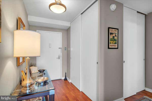 604 S WASHINGTON SQ APT 3011, PHILADELPHIA, PA 19106, photo 2 of 23