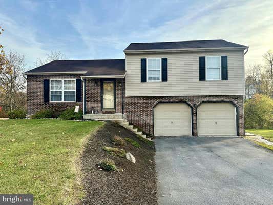 19 WINCHESTER CIR, LEBANON, PA 17046 - Image 1