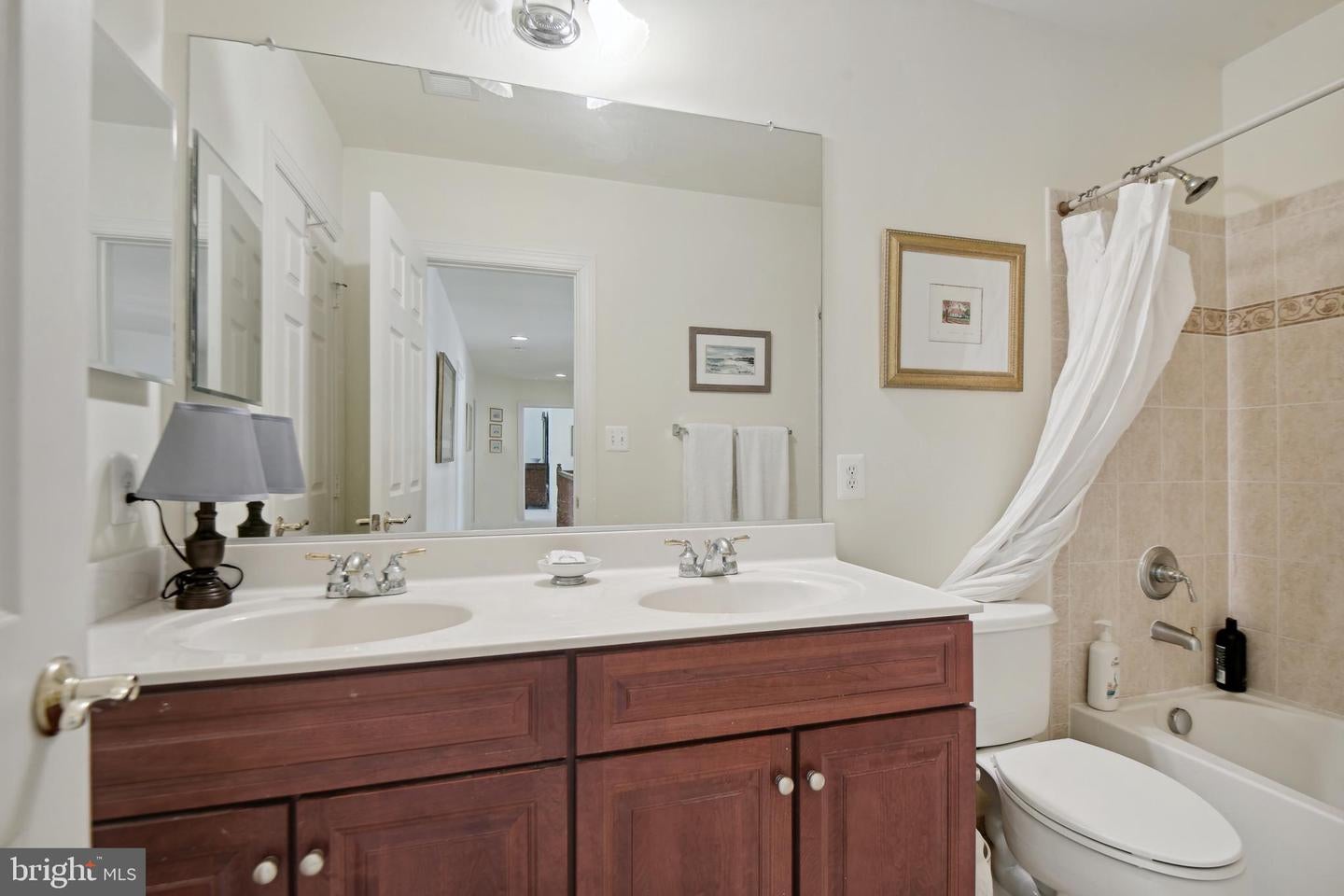 Woodbridge, Virginia, 22192, United States, 5 Bedrooms Bedrooms, ,5 BathroomsBathrooms,Residential,Active,2045542
