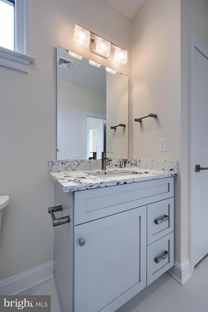 Lancaster, Pennsylvania, 17601, United States, 4 Bedrooms Bedrooms, ,5 BathroomsBathrooms,Residential,Active,1755222