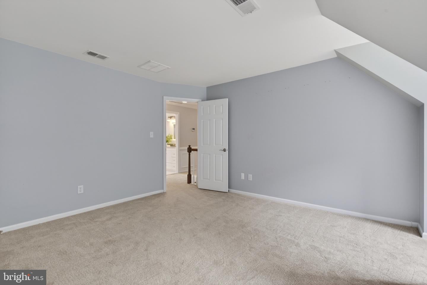 Fairfax Station, Virginia, 22039, United States, 5 Bedrooms Bedrooms, ,5 BathroomsBathrooms,Residential,Pending,2045787