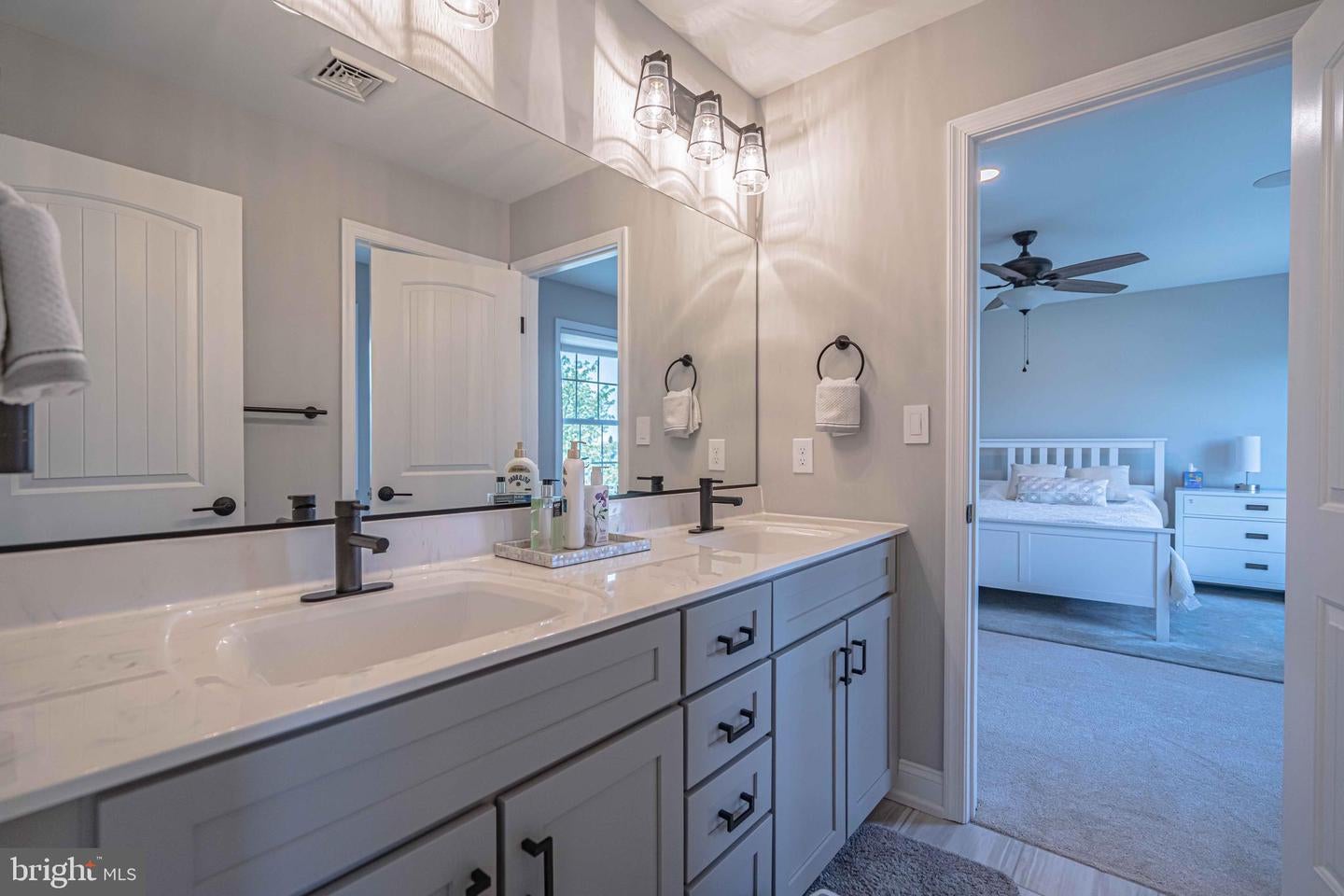 Bethlehem, Pennsylvania, 18020, United States, 4 Bedrooms Bedrooms, ,5 BathroomsBathrooms,Residential,Pending,1968396