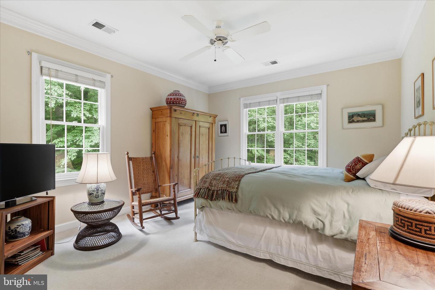 Oakton, Virginia, 22124, United States, 5 Bedrooms Bedrooms, ,5 BathroomsBathrooms,Residential,Pending,2045766