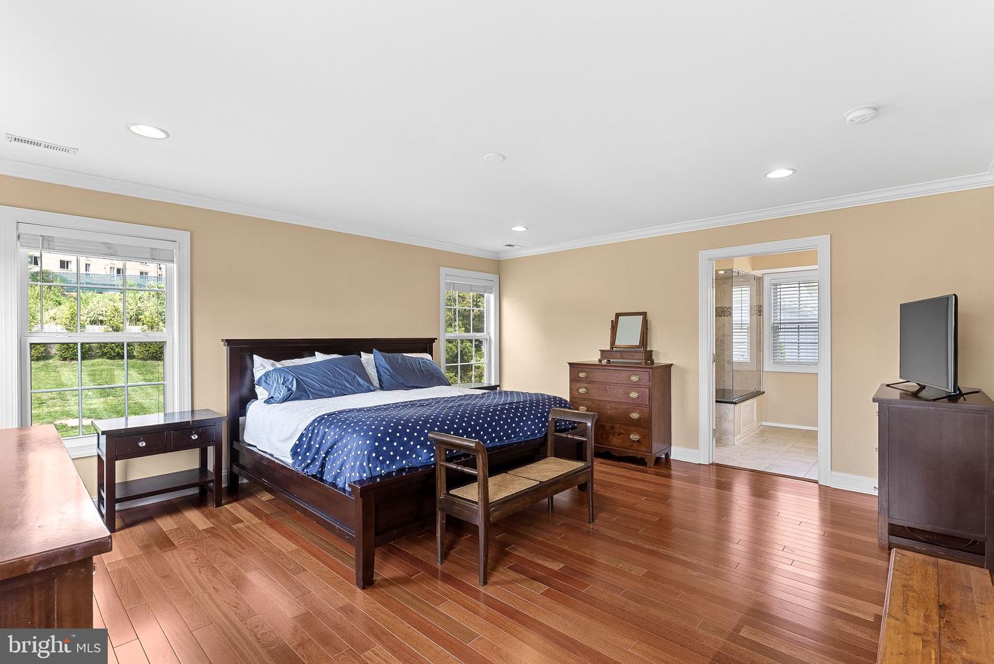 Annandale, Virginia, 22003, United States, 4 Bedrooms Bedrooms, ,4 BathroomsBathrooms,Residential,Active,2044601