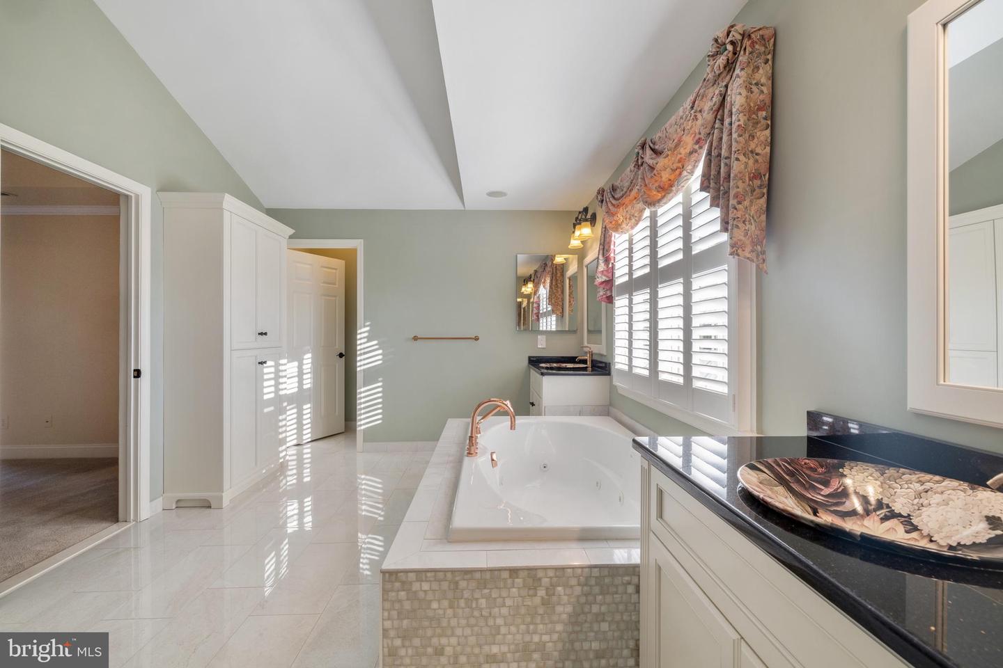 Rockville, Maryland, 20850, United States, 6 Bedrooms Bedrooms, ,5 BathroomsBathrooms,Residential,Active,1970950