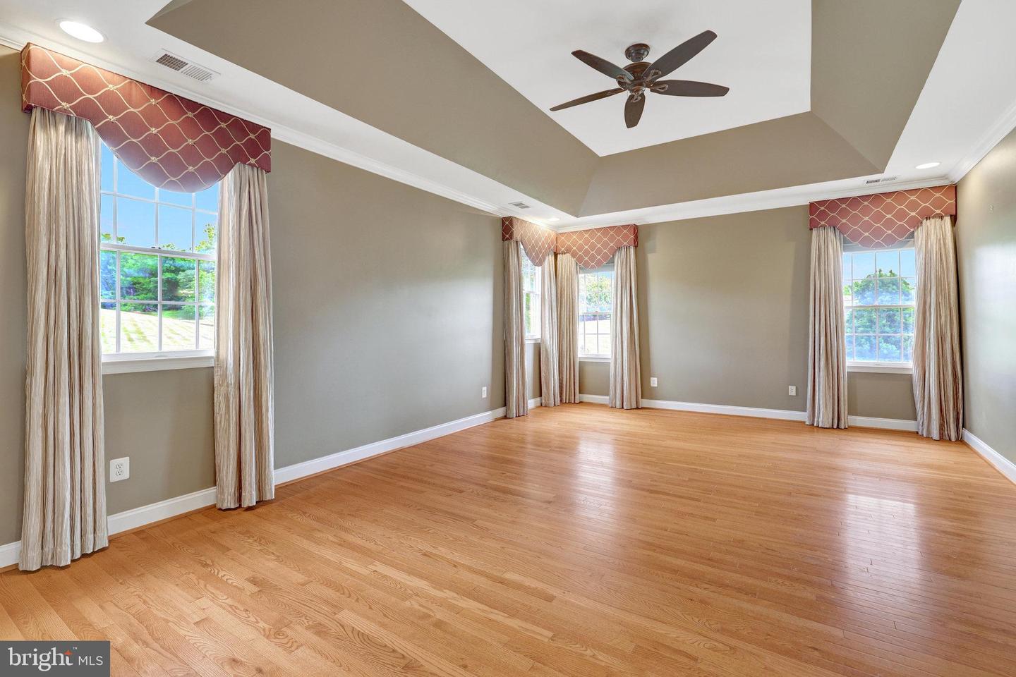 Leesburg, Virginia, 20175, United States, 4 Bedrooms Bedrooms, ,5 BathroomsBathrooms,Residential,Active,1894598
