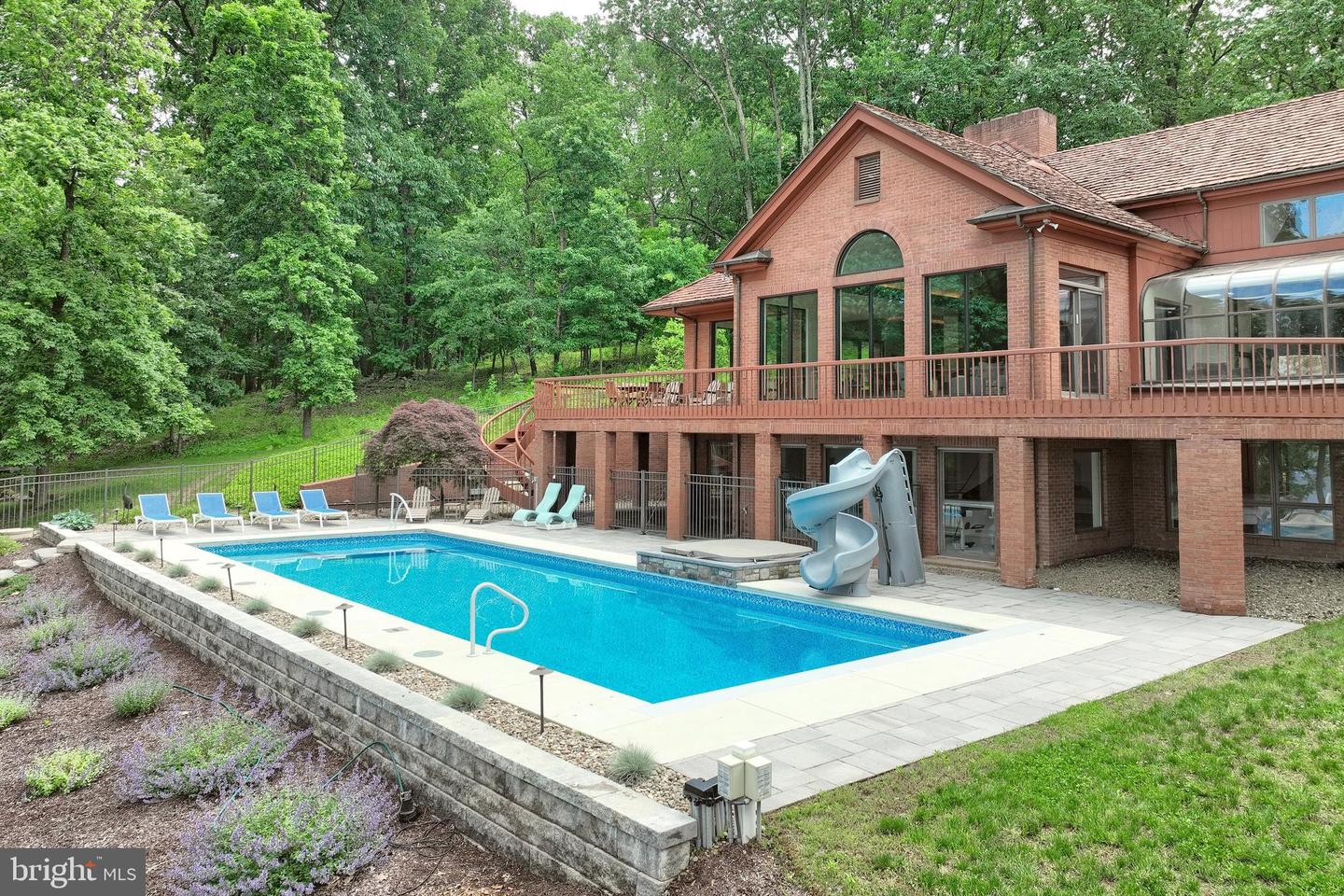 Spring Grove, Pennsylvania, 17362, United States, 6 Bedrooms Bedrooms, ,6 BathroomsBathrooms,Residential,Active,1825088