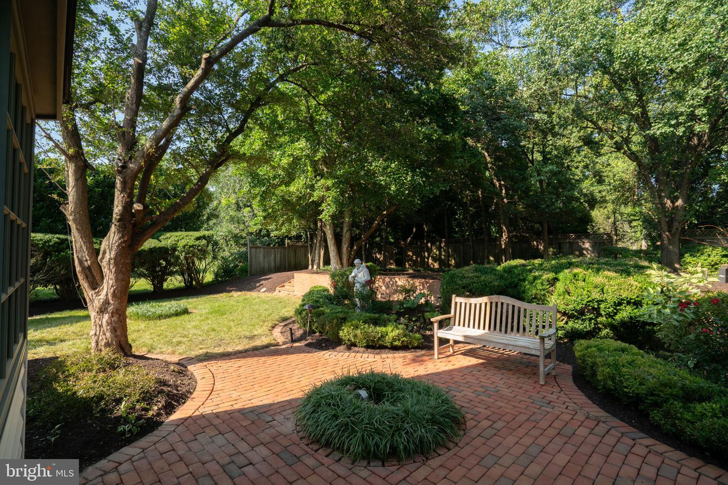 Mclean, Virginia, 22102, United States, 4 Bedrooms Bedrooms, ,3 BathroomsBathrooms,Residential,Pending,1929414