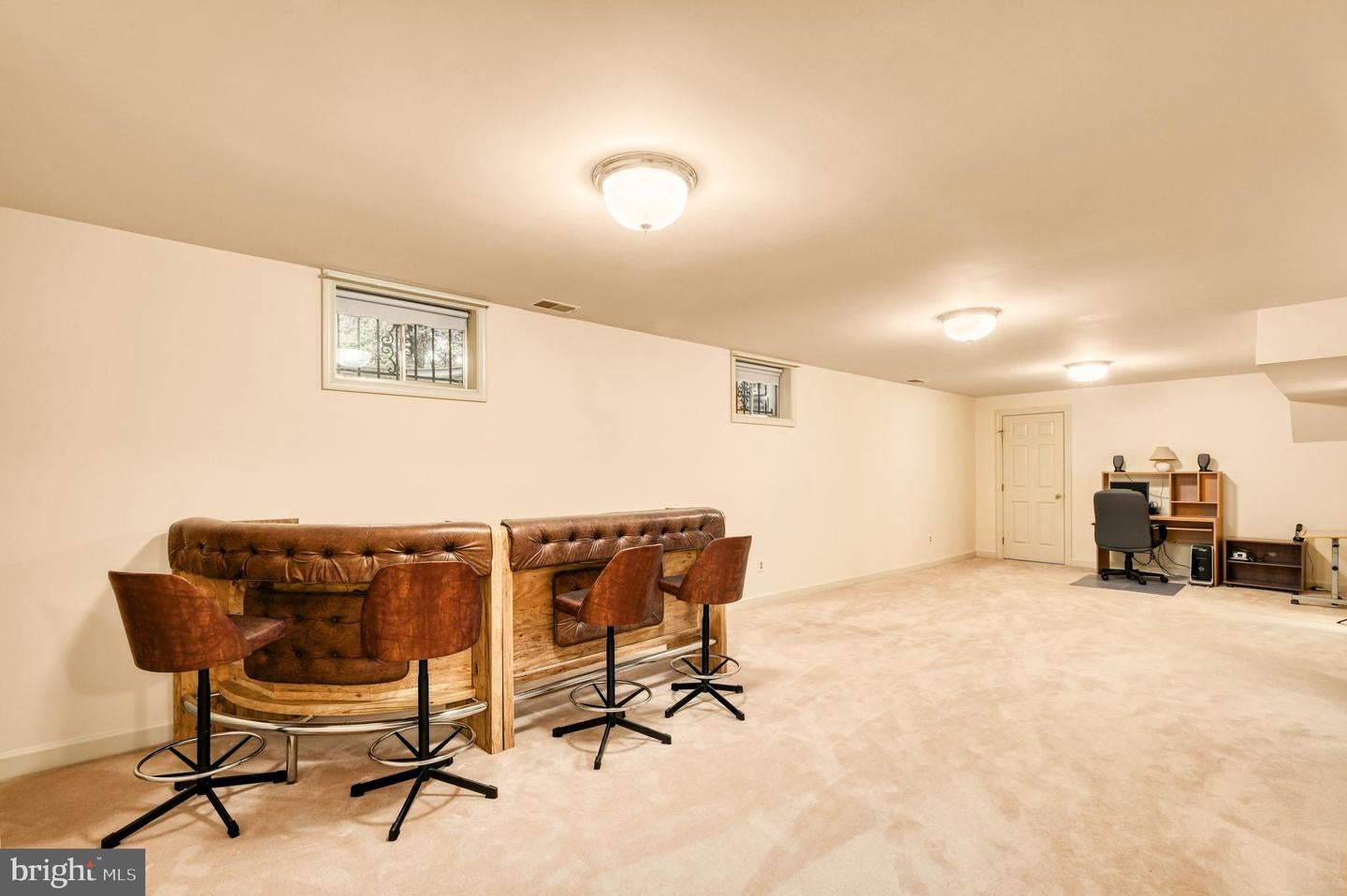 Fairfax Station, Virginia, 22039, United States, 4 Bedrooms Bedrooms, ,4 BathroomsBathrooms,Residential,Active,1988427