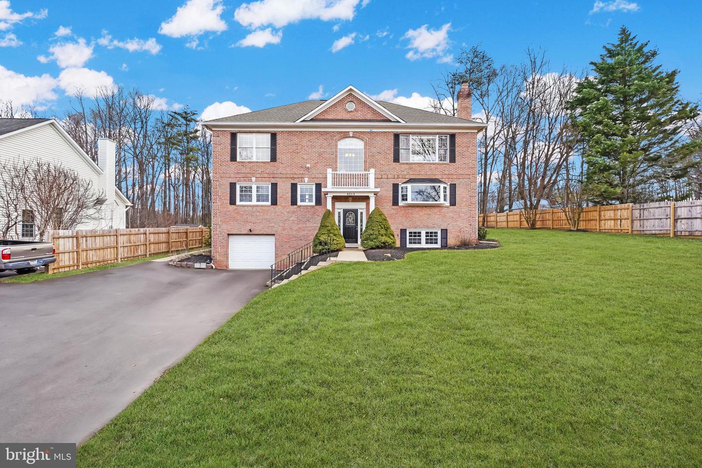 Fairfax, Virginia, 22030, United States, 5 Bedrooms Bedrooms, ,6 BathroomsBathrooms,Residential,Active,2008336