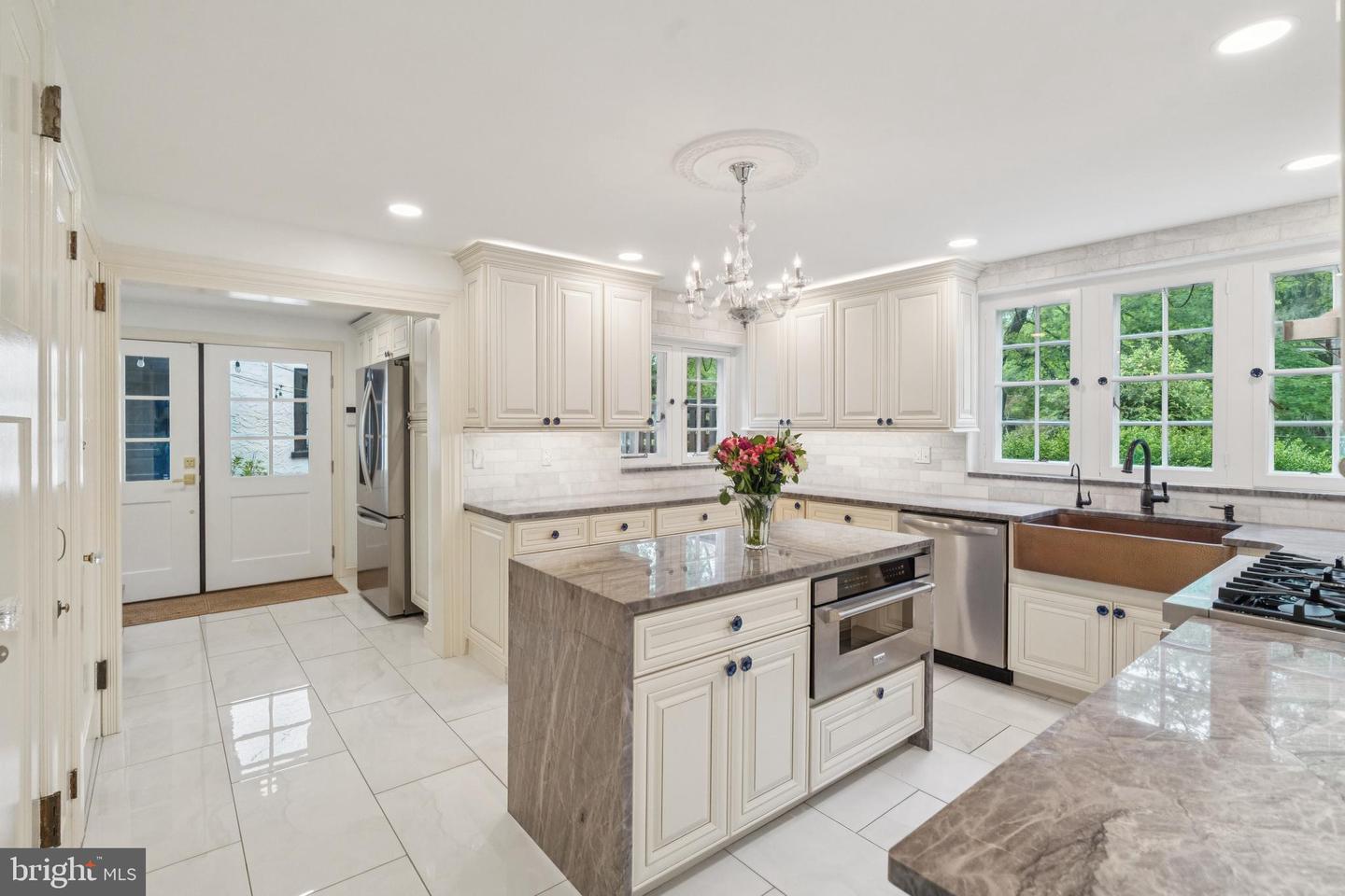 Wayne, Pennsylvania, 19087, United States, 4 Bedrooms Bedrooms, ,5 BathroomsBathrooms,Residential,Active,2003551