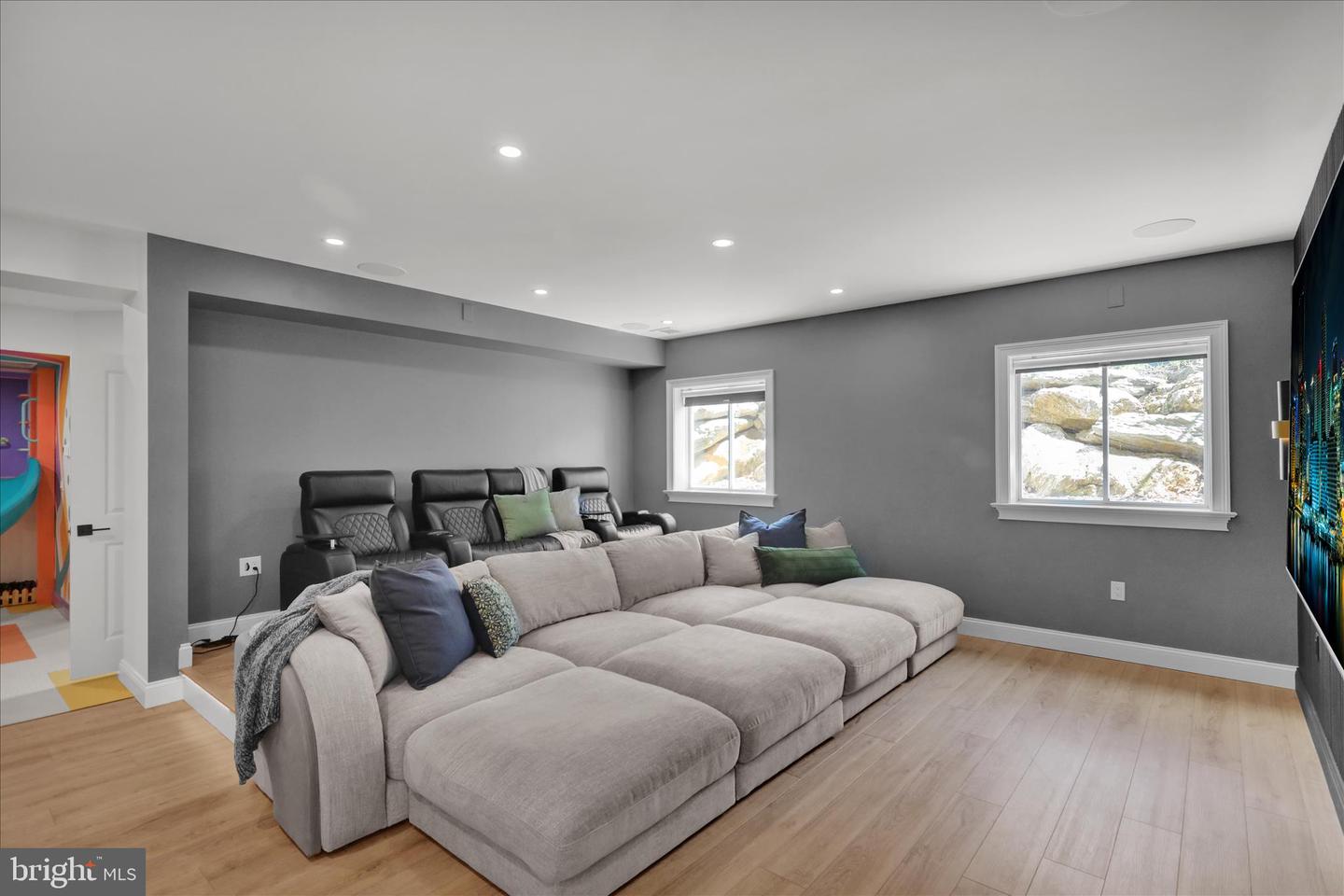 Lititz, Pennsylvania, 17543, United States, 5 Bedrooms Bedrooms, ,6 BathroomsBathrooms,Residential,Active,2045017