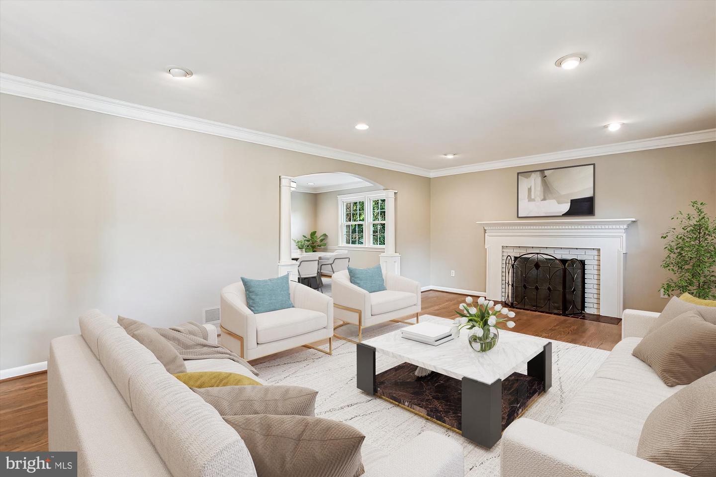 Arlington, Virginia, 22202, United States, 5 Bedrooms Bedrooms, ,3 BathroomsBathrooms,Residential,Active,1926909