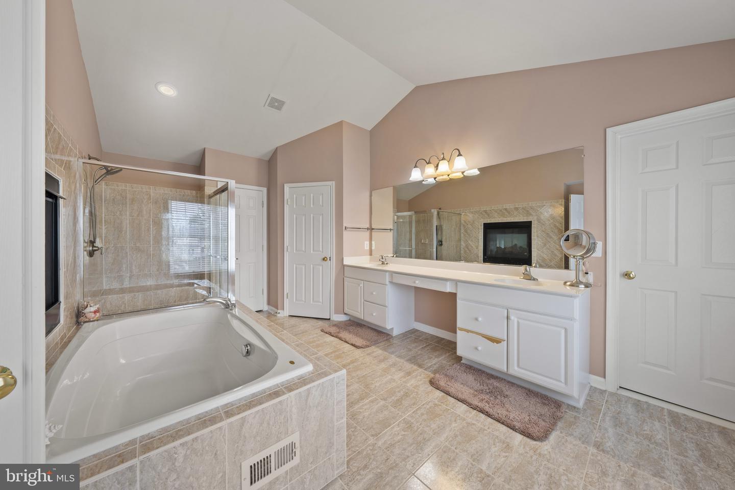Chantilly, Virginia, 20152, United States, 5 Bedrooms Bedrooms, ,5 BathroomsBathrooms,Residential,Active,2028525