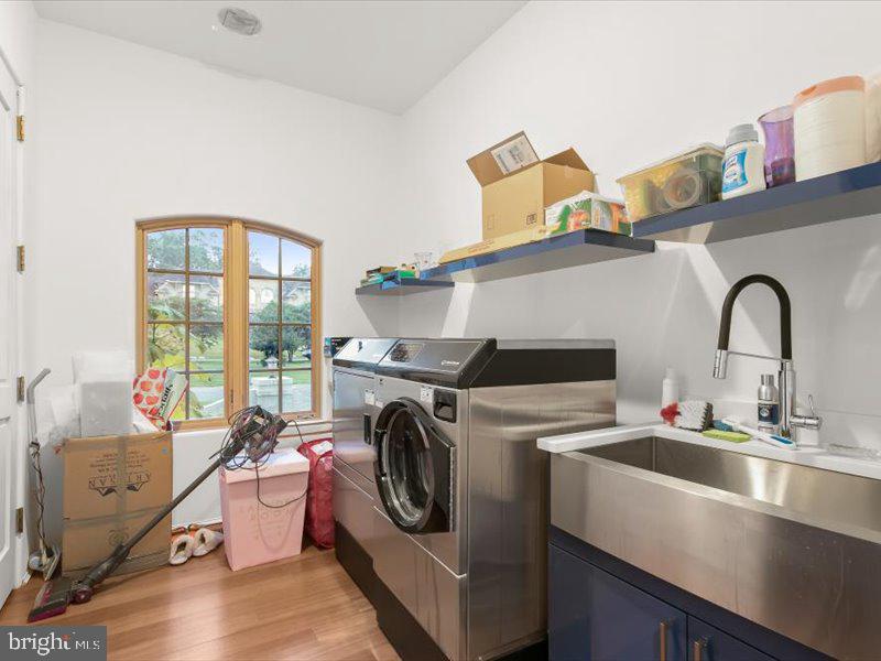 Potomac, Maryland, 20854, United States, 6 Bedrooms Bedrooms, ,7 BathroomsBathrooms,Residential,Active,1927645