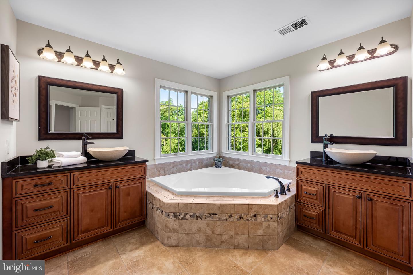 Ellicott City, Maryland, 21042, United States, 5 Bedrooms Bedrooms, ,5 BathroomsBathrooms,Residential,Pending,2045798