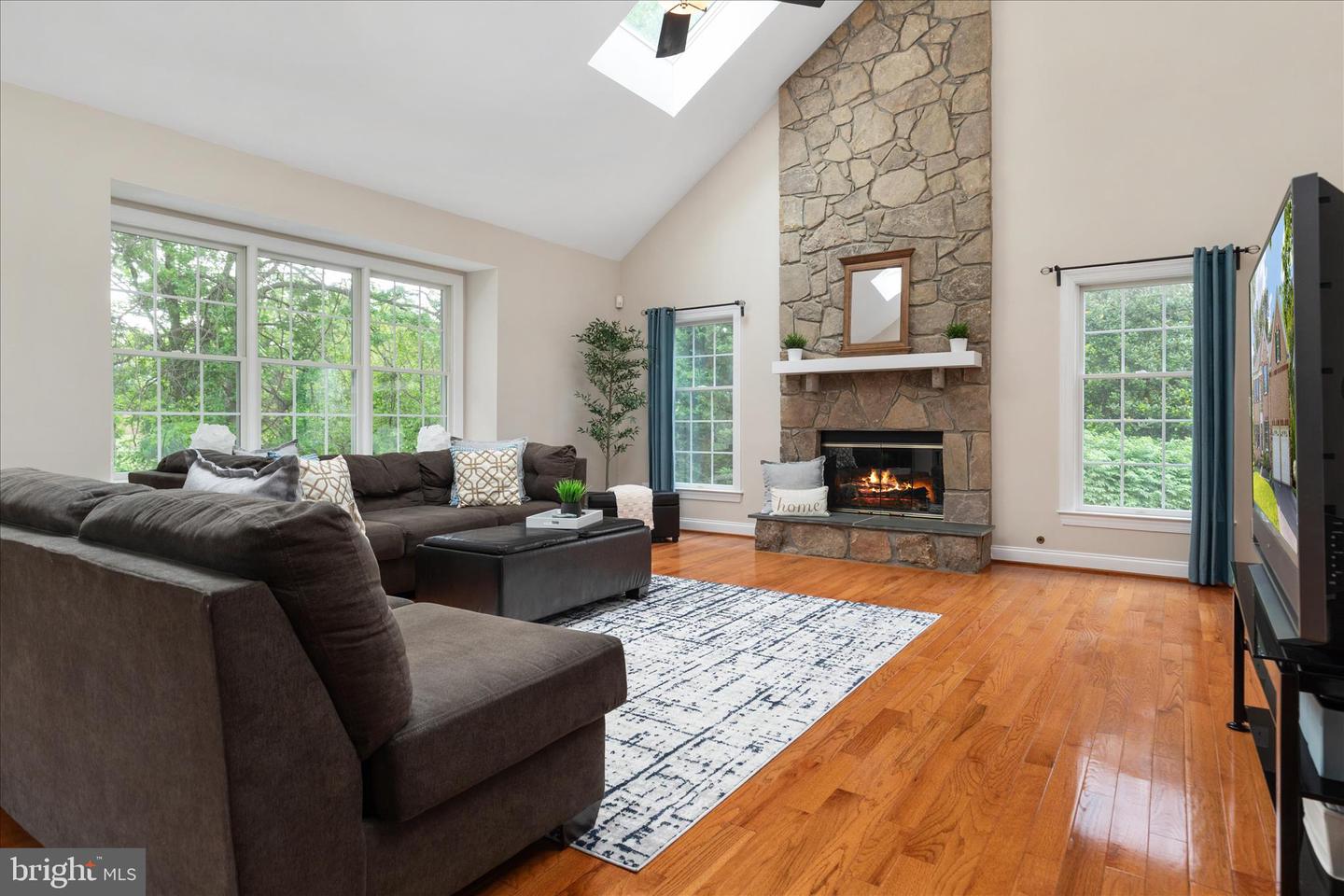 Haymarket, Virginia, 20169, United States, 5 Bedrooms Bedrooms, ,5 BathroomsBathrooms,Residential,Pending,2045778