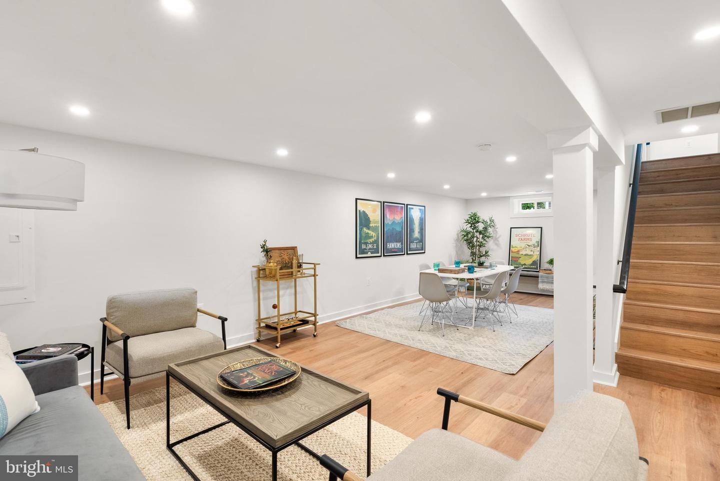 Kensington, Maryland, 20895, United States, 5 Bedrooms Bedrooms, ,4 BathroomsBathrooms,Residential,Active,1904171