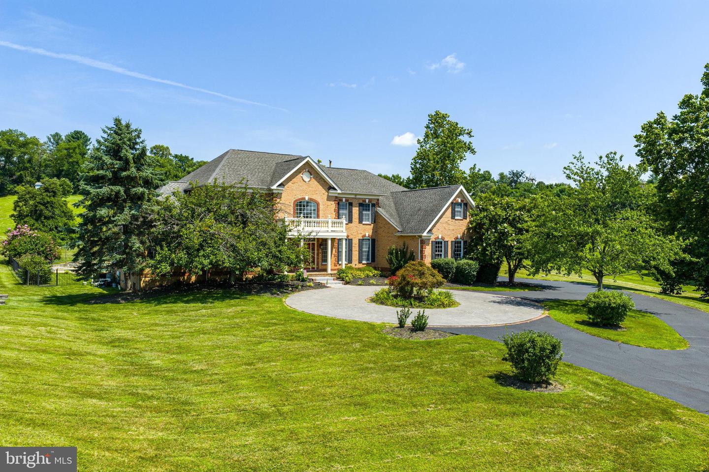 Leesburg, Virginia, 20175, United States, 4 Bedrooms Bedrooms, ,5 BathroomsBathrooms,Residential,Active,1894598
