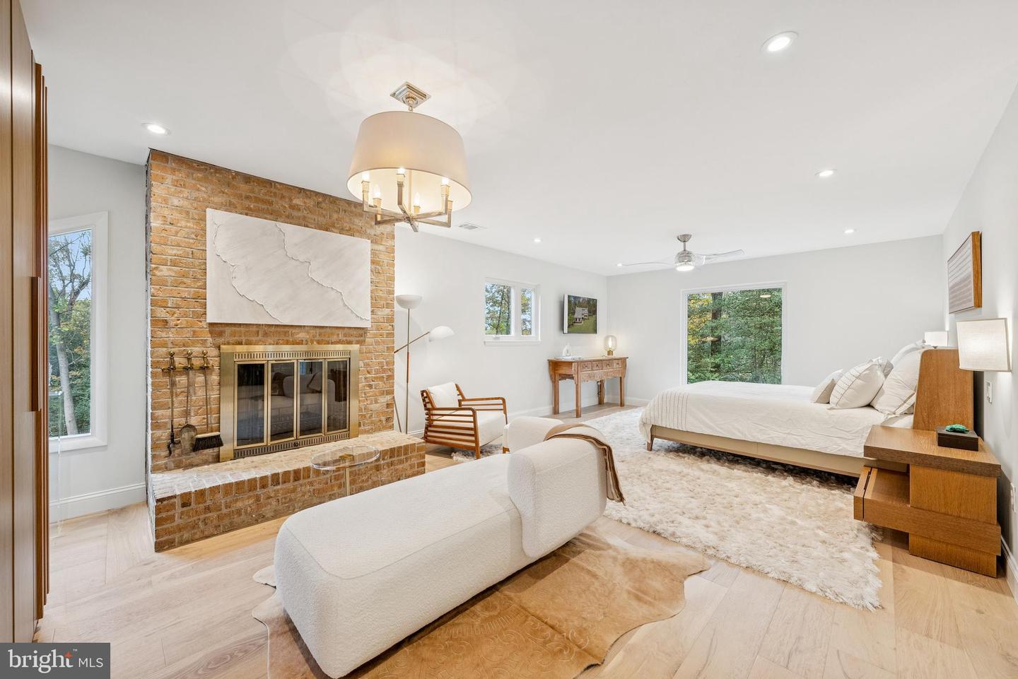 Oakton, Virginia, 22124, United States, 4 Bedrooms Bedrooms, ,4 BathroomsBathrooms,Residential,Active,1971783